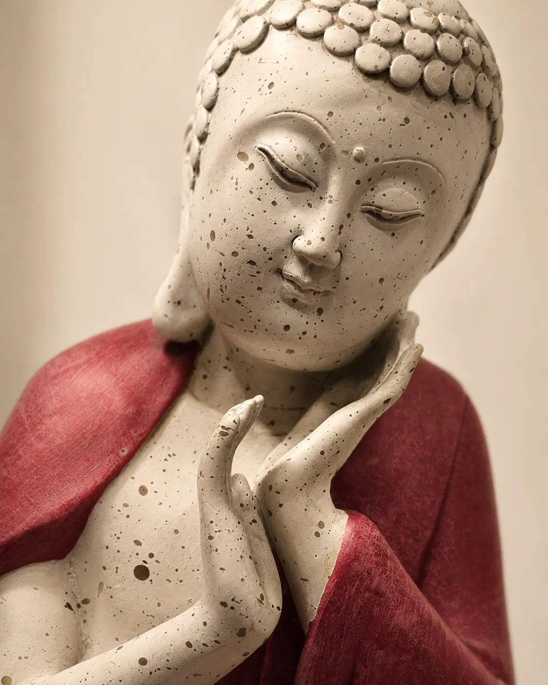 The Contemplative Calm Buddha Statue (Ivory & Burgundy) thumbnail 5