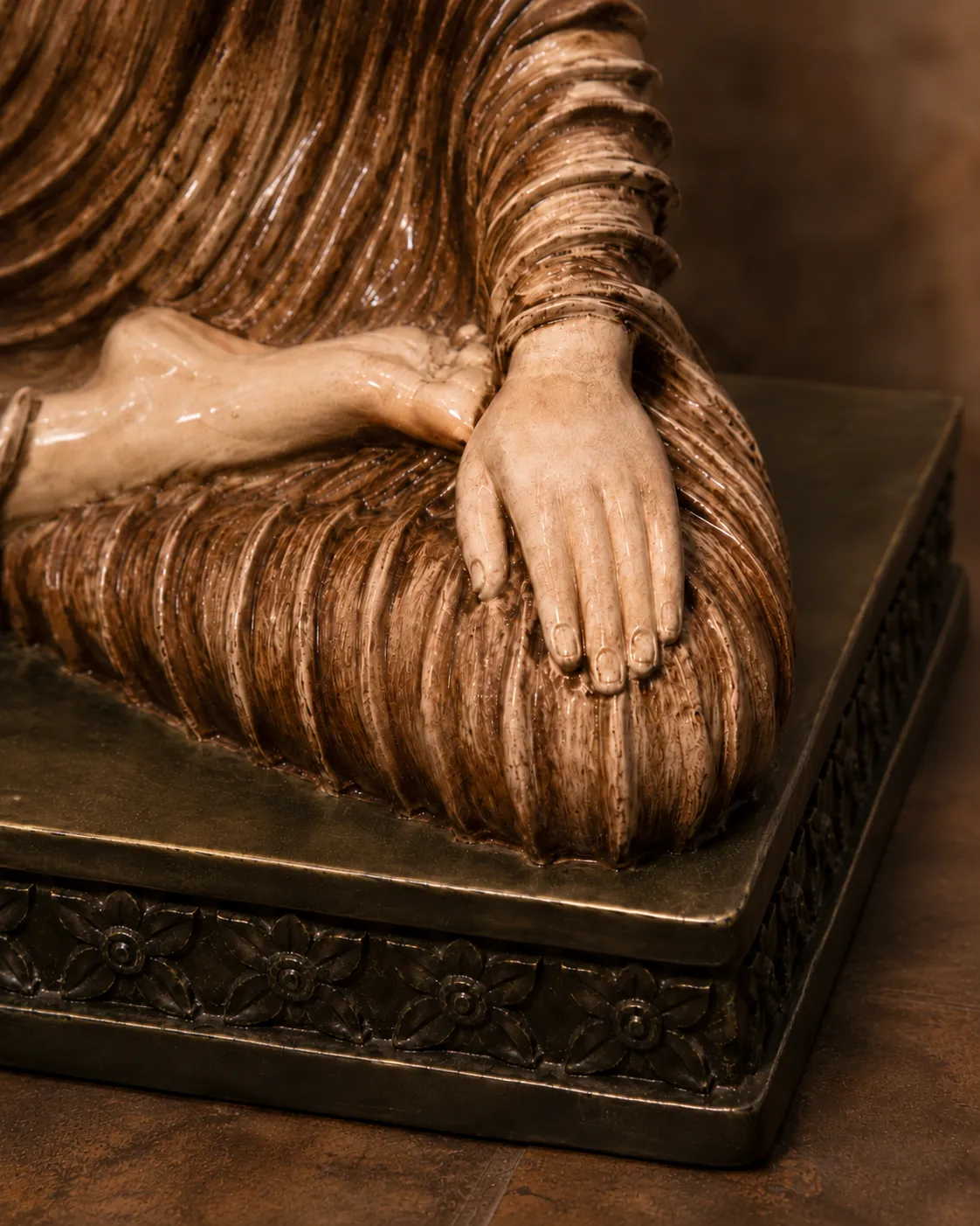 The Golden Lotus Glazed Buddha Statue thumbnail 6